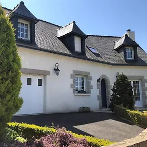 Belle Maison Néo-bretonne à 5 Minutes De La Hébergement de vacances Tréveneuc